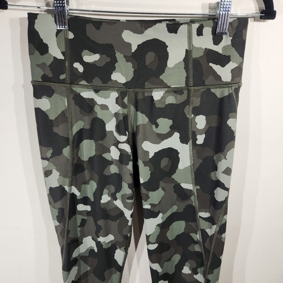 Athleta Lightning Camo Leggings Size Small Green - Picture 11 of 15
